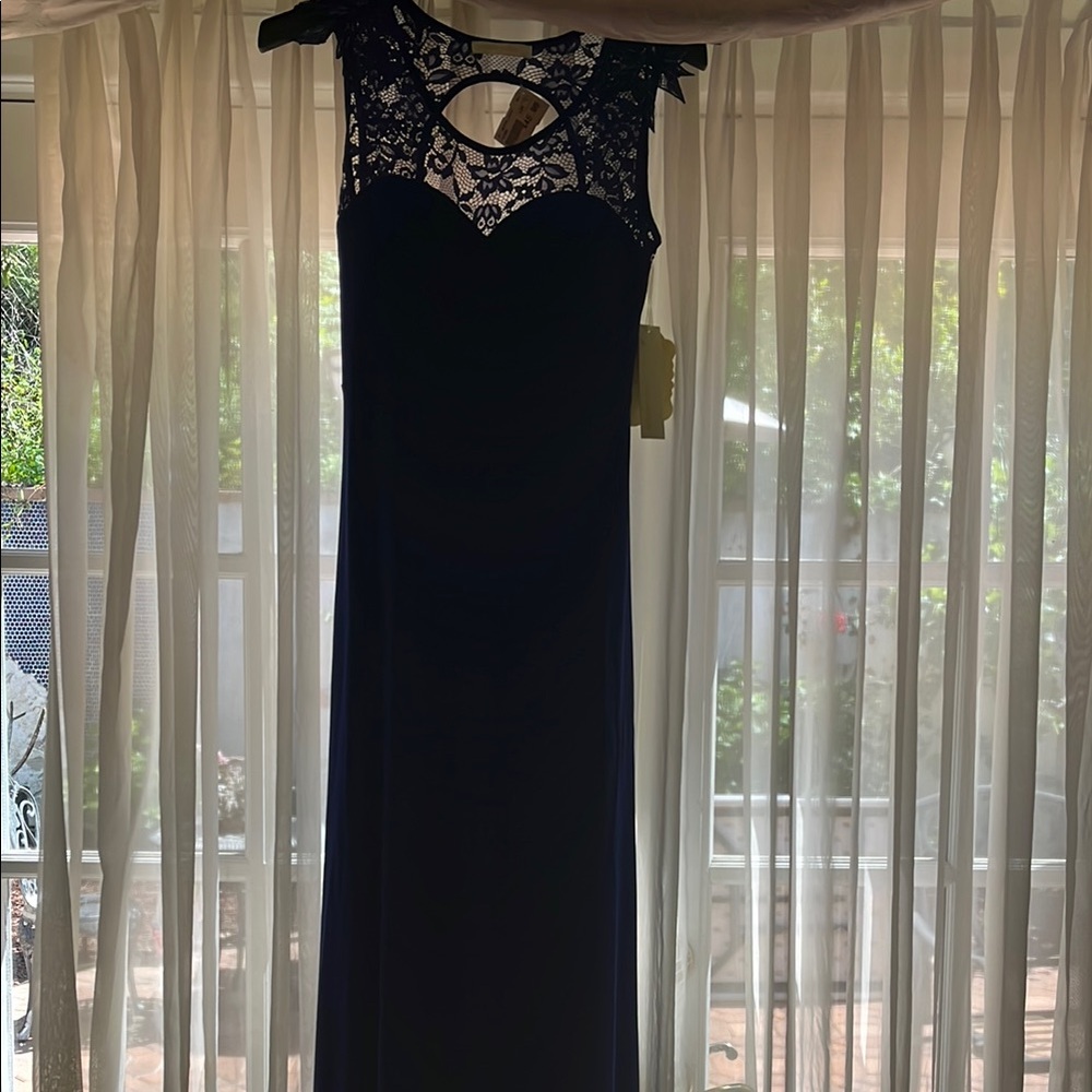 Elegant Navy Lace Evening Dress